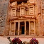 viaje-circuito-jordania-massimosp-Fotolia-Petra-Camels-in-front-of-Treasury-(Al-Khazneh)